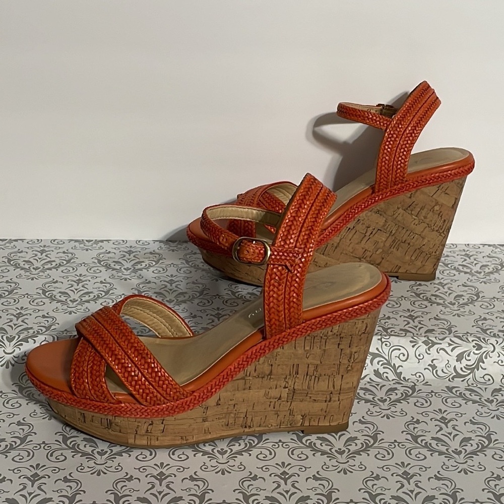 CL by laundry, wedge, platform, sandals. - Picture 7 of 10